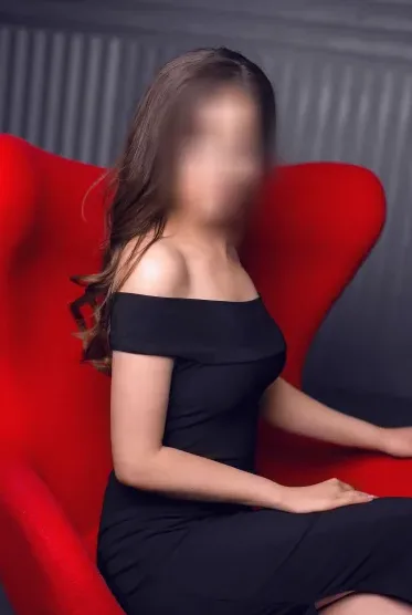Celine, 32