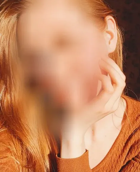Claudia, 29
