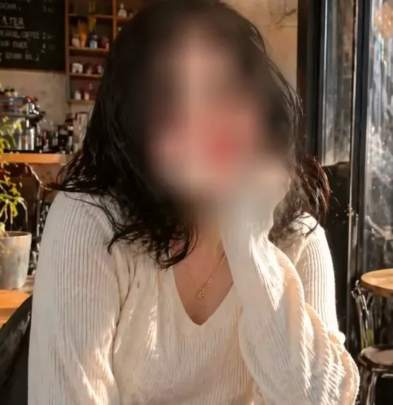 Lilly, 25